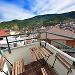 Christys Palace Hotel Pedulas