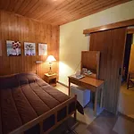 Hotel Christys Palace Pedulas