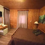 Christys Palace * Pedulas