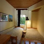 Christys Palace * Pedulas