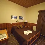 Christys Palace * Pedhoulas