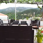 Christys Palace * Pedhoulas