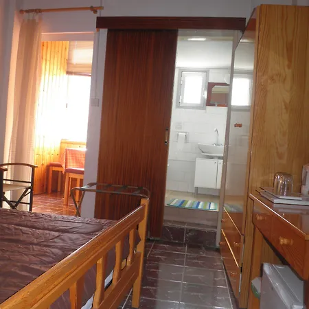 Christys Palace Hotel *