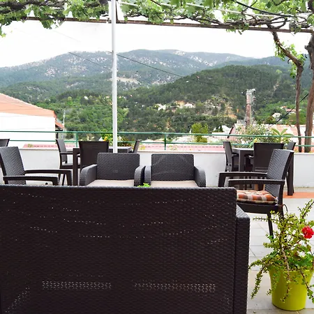 Christys Palace * Pedhoulas