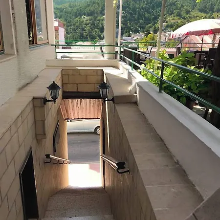 Christys Palace * פדולאס