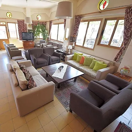 Hotel Christys Palace