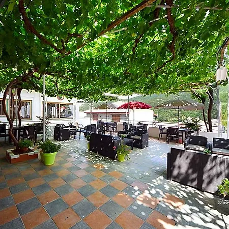 호텔 Christys Palace