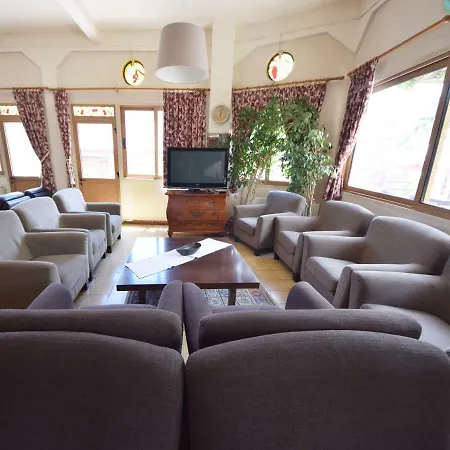 Christys Palace * Pedhoulas