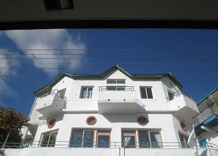 Christys Palace * Pedhoulas