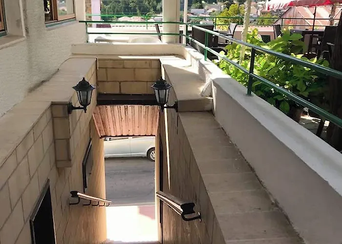 Christys Palace * Pedhoulas